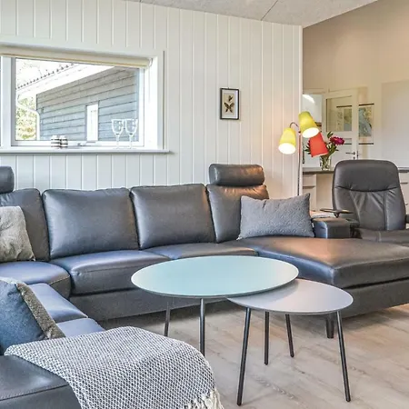 Five-bedroom In