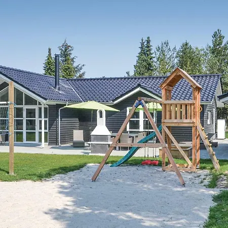 Ferienhaus Five-bedroom In *