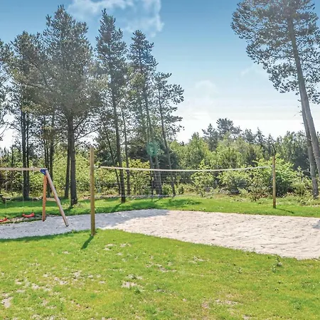 Ferienhaus Five-bedroom In Blåvand