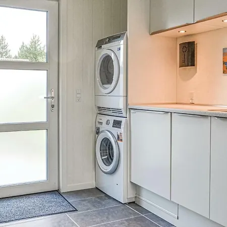 Five-bedroom In Ferienhaus